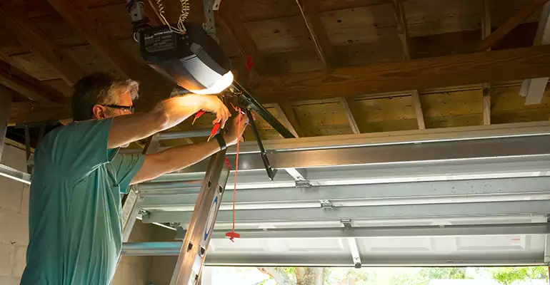 Chamberlain Garage Door Repair in DeBary, FL