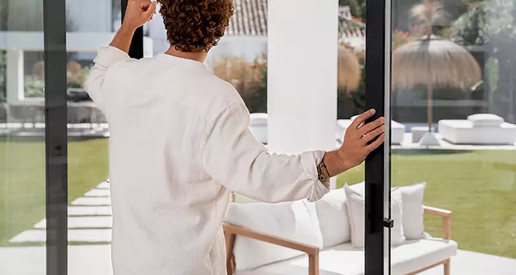 Sliding Screen Door Maintenance for Closing Issues in DeBary, FL