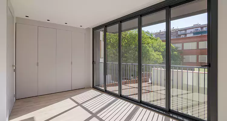 Fix Sliding Screen Door Track in DeBary, FL